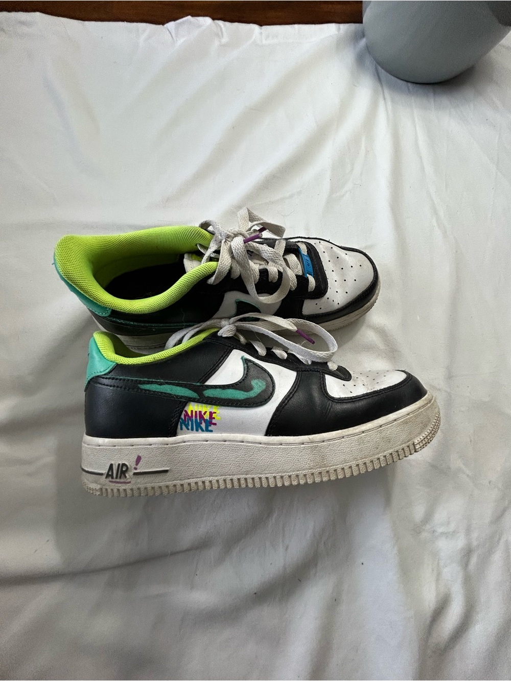 Nike Air Force 1 LV8 GS Graffiti